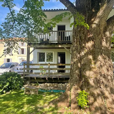 Le Maine N 5 - Angouleme - Tilleul Bed & Breakfast Fleac