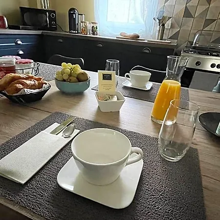 Le Maine N 5 - Angouleme - Tilleul Bed & Breakfast 3*